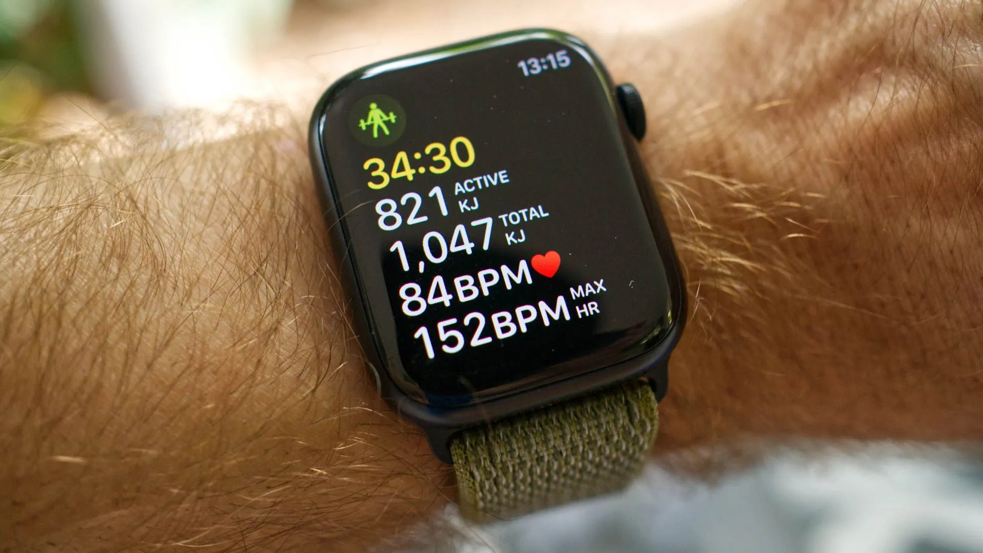 Apple Watch Series 8 ghi lại dữ liệu bài tập Sức mạnh Truyền thống trong ứng dụng Bài tập