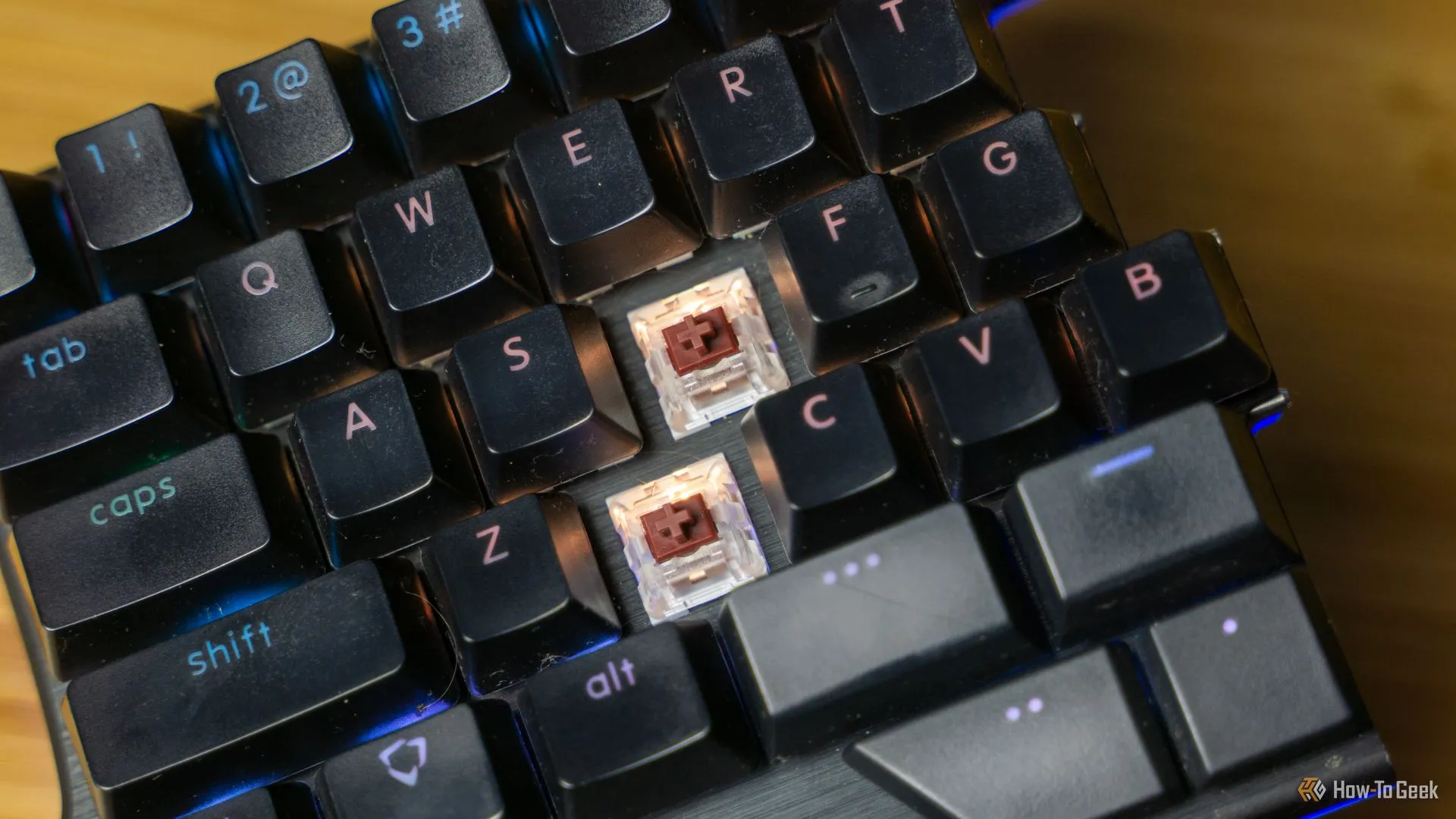 Bàn phím cơ Dygma Raise với switch có thể tháo rời
