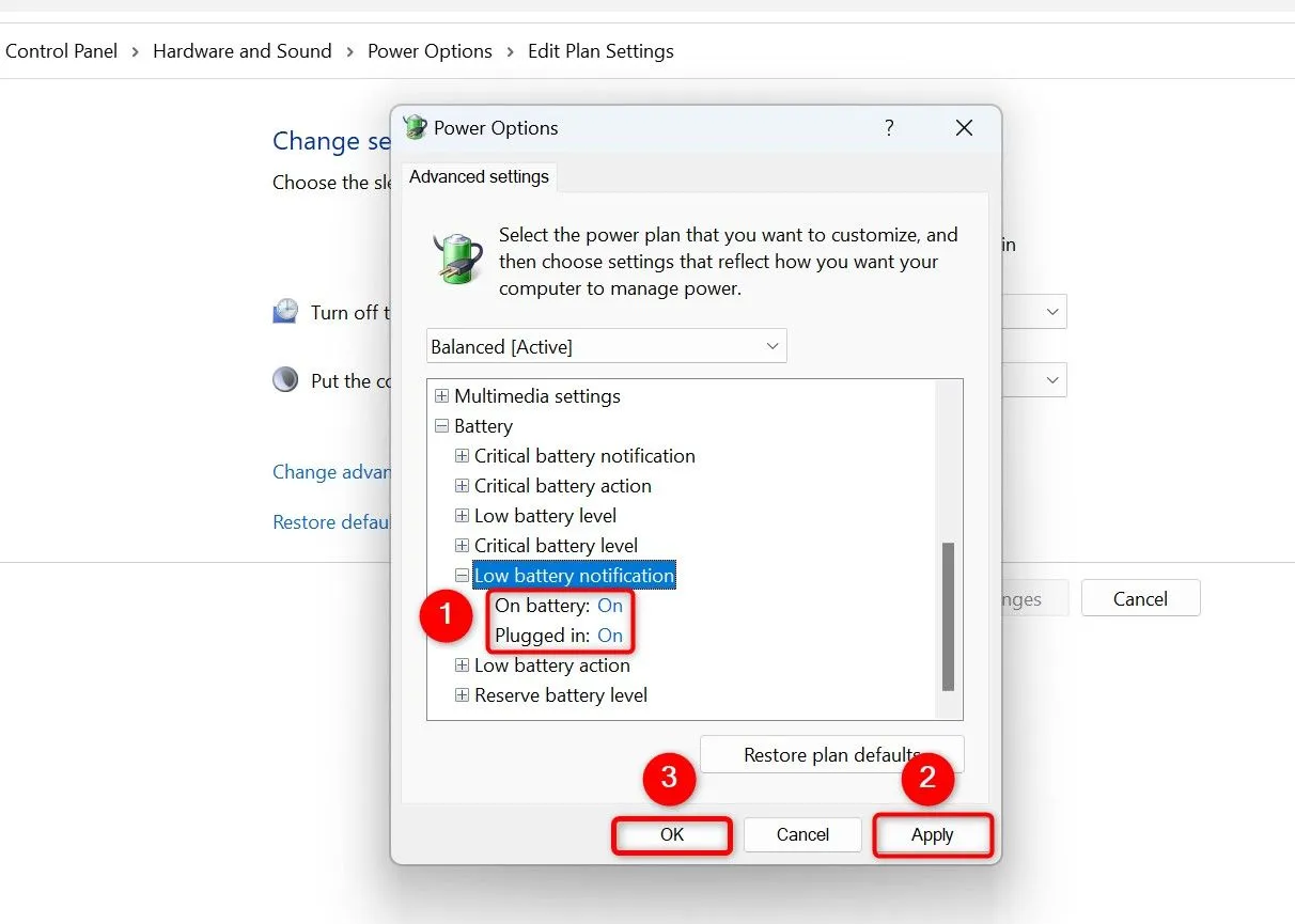 Bật thông báo pin yếu cho chế độ dùng pin và sạc trong Windows 11