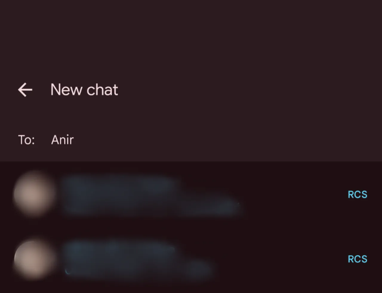 Biểu tượng nhận diện RCS trong danh bạ Google Messages