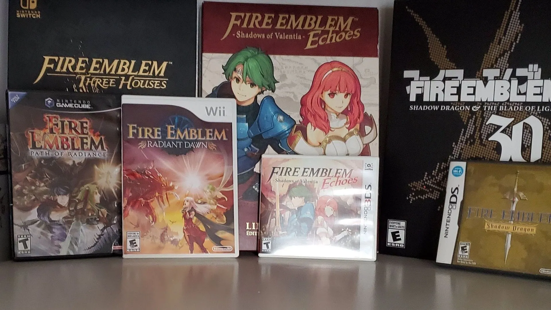Bộ sưu tập phiên bản đặc biệt (Collector's Edition) của các tựa game Fire Emblem.