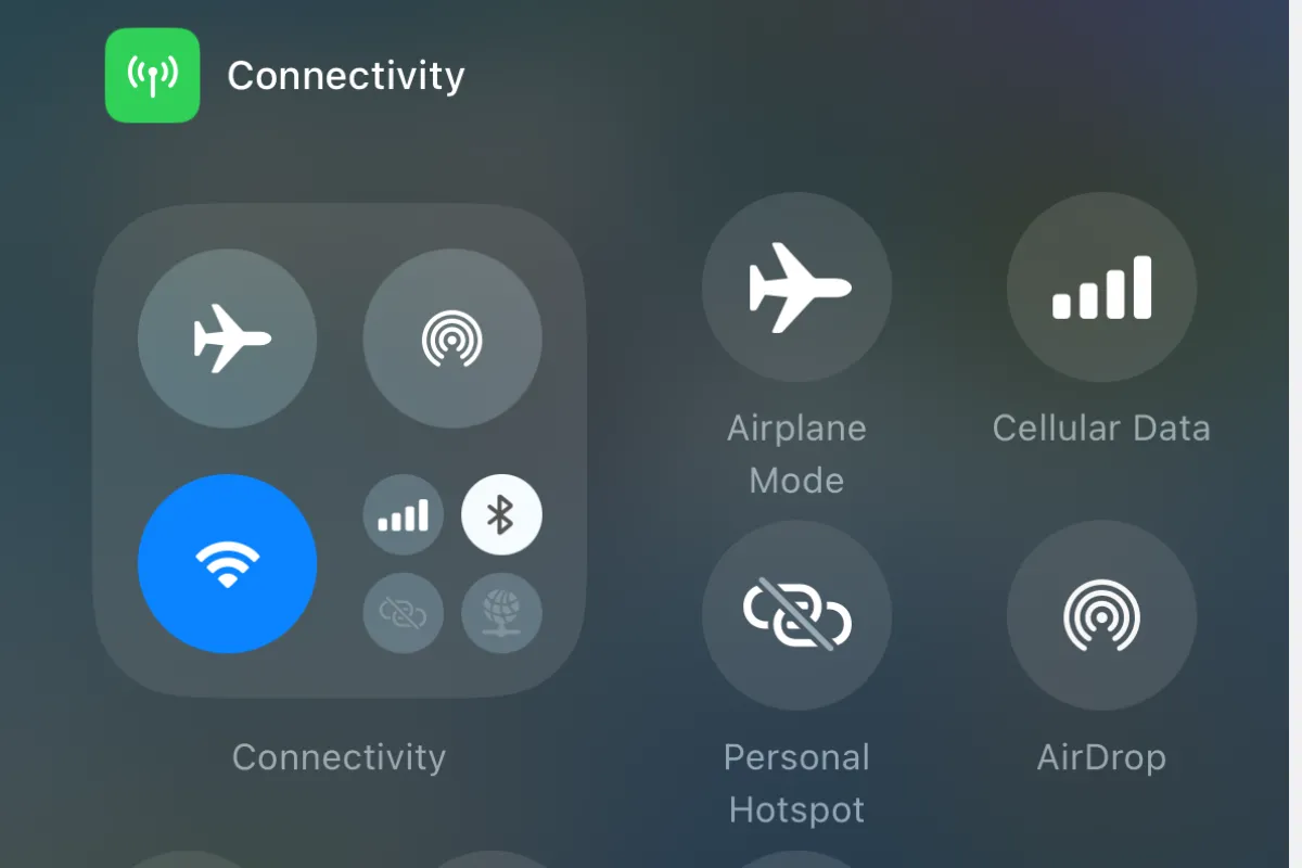 Các điều khiển kết nối trong chế độ chỉnh sửa Control Center iOS 18
