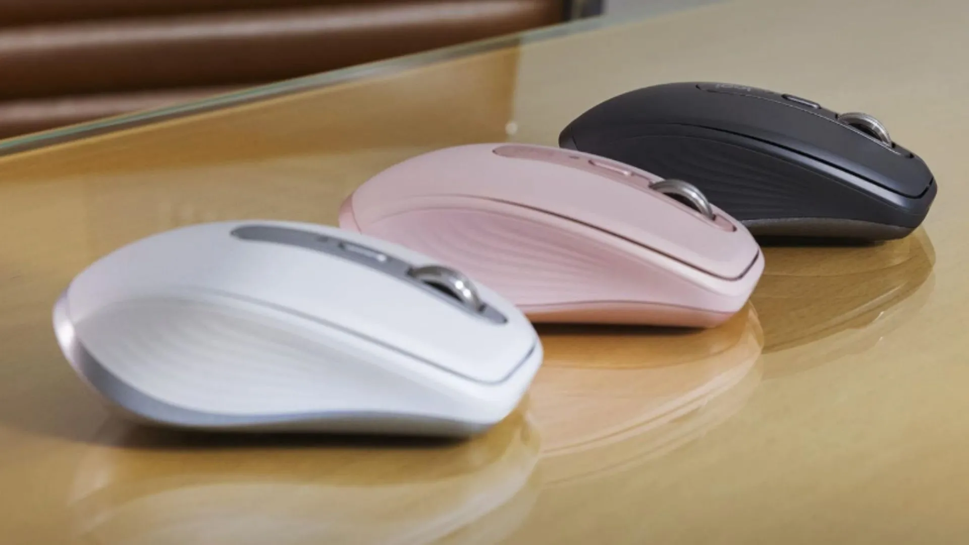 Chuột Logitech MX Anywhere 3S có sẵn các màu đen, trắng hoặc hồng, phù hợp nhiều phong cách.
