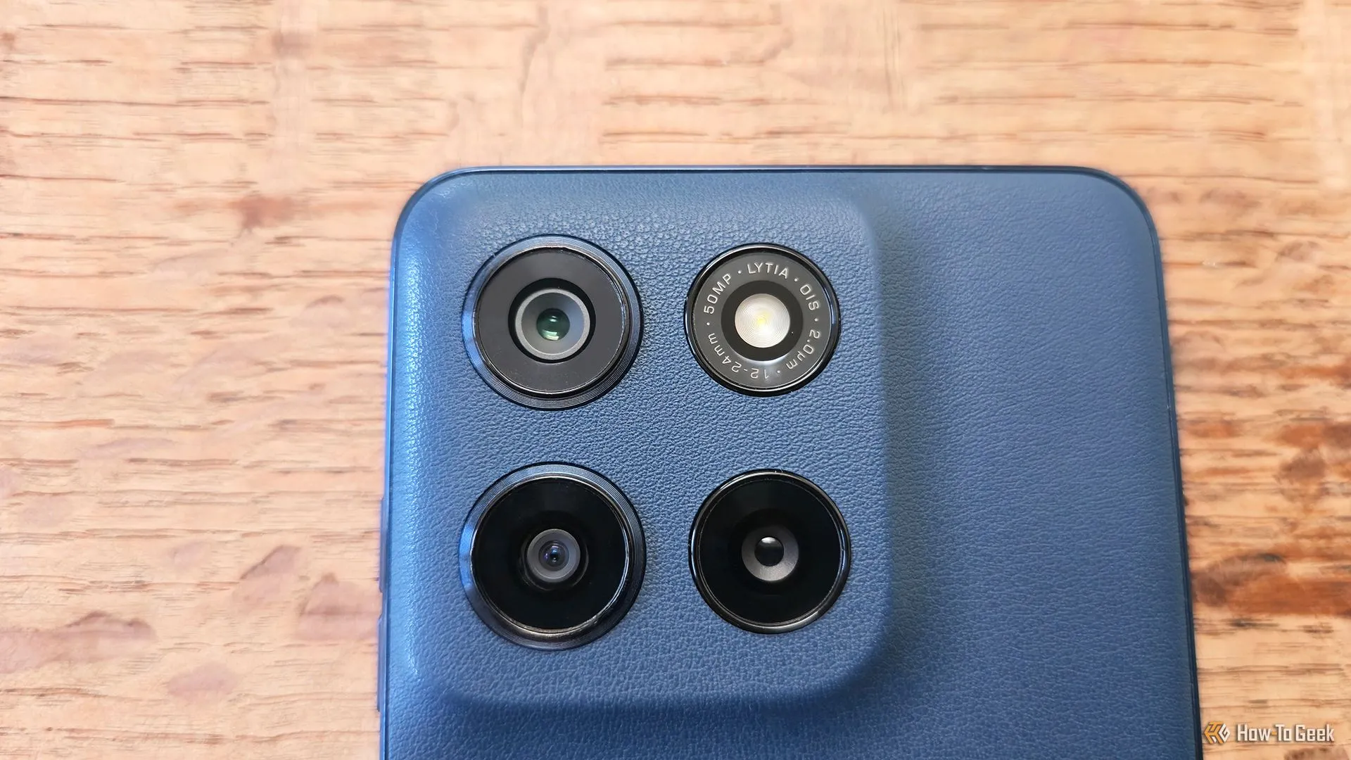 Cụm camera sau của Motorola Moto G Stylus (2025) bao gồm ống kính chính 50MP.