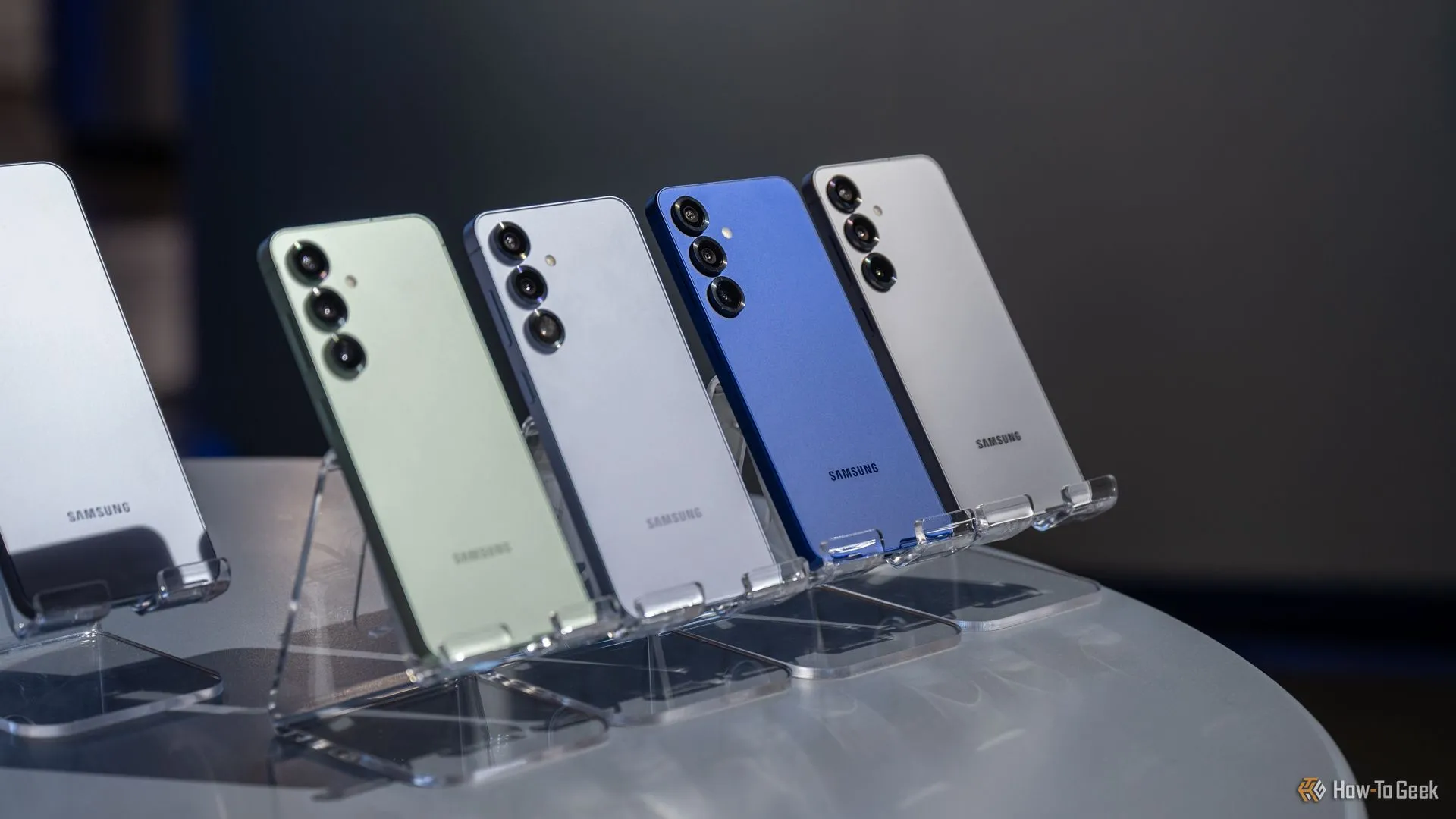 Điện thoại Samsung Galaxy S25 với nhiều tùy chọn màu sắc khác nhau