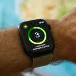Giao diện Apple Watch Series 8 hiển thị các chỉ số trong bài tập sức mạnh.