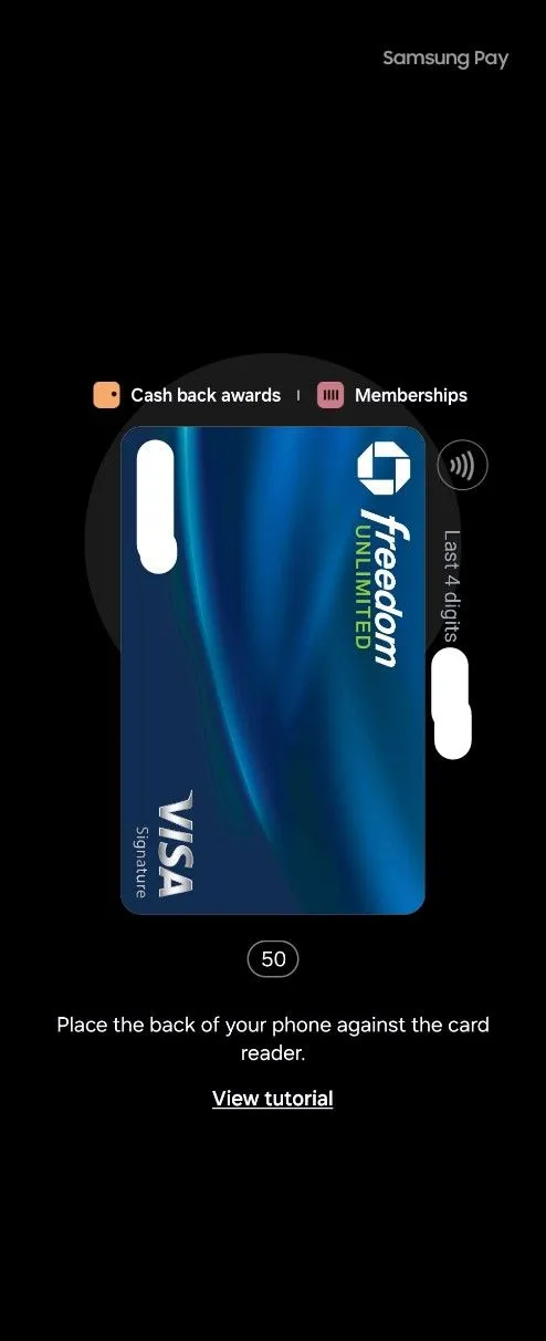 Giao diện Samsung Wallet sẵn sàng thanh toán sau khi người dùng đã chọn thẻ và xác thực.