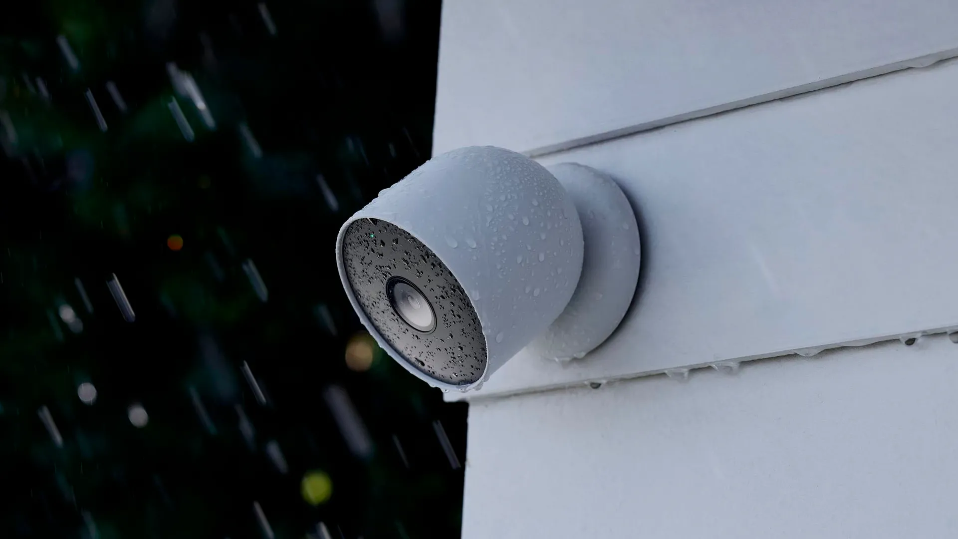 Logo Google Nest Aware hiển thị trên màn hình điện thoại