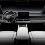 Nội thất sang trọng và tiện nghi của Lexus ES 2026 với màn hình trung tâm lớn và không gian rộng rãi.