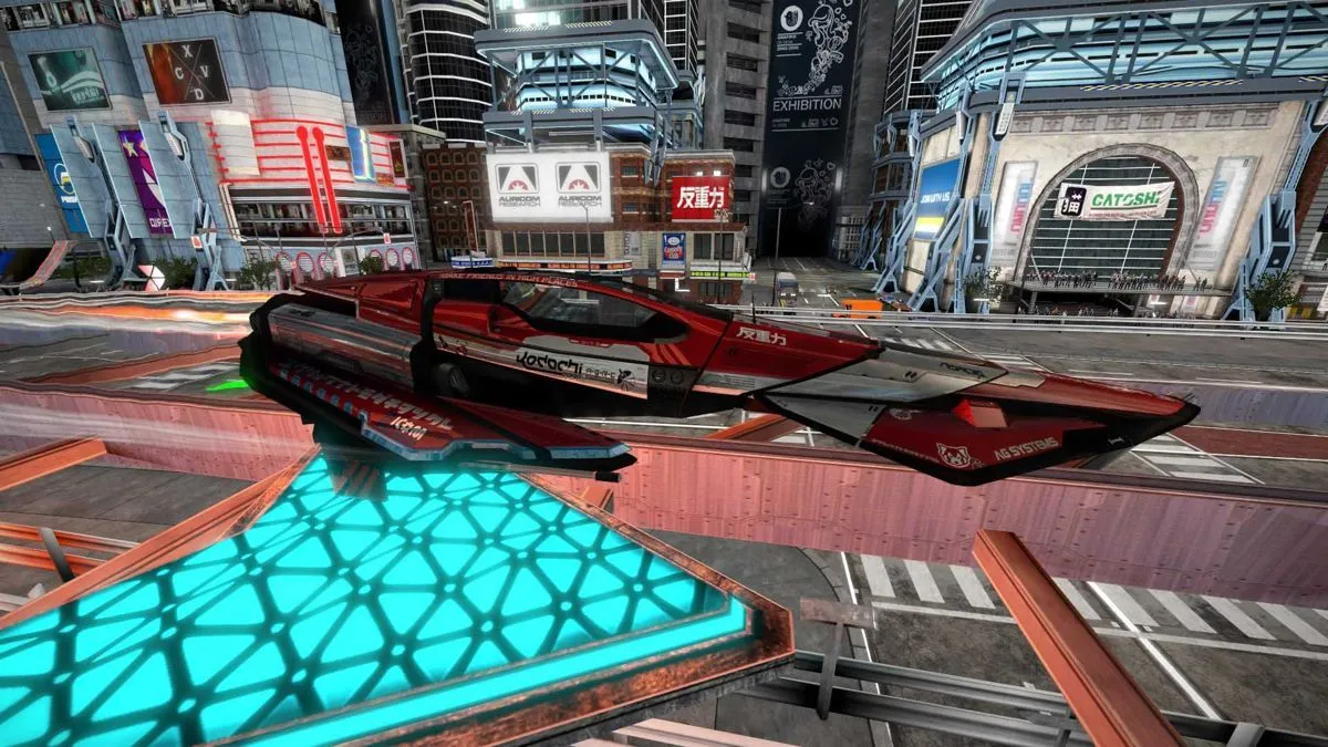 Phi thuyền chiến đấu lao vun vút trong Wipeout Omega Collection, thể hiện gameplay đối kháng và tốc độ vượt trội.