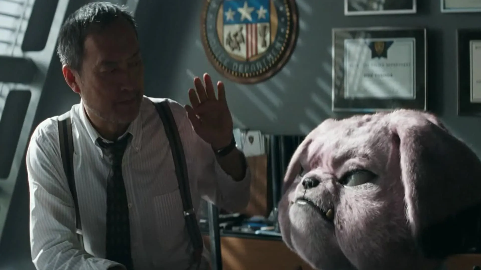 Snubbull giống chó bulldog với vẻ mặt hung dữ nhưng nội tâm nhút nhát trong bộ phim Detective Pikachu.