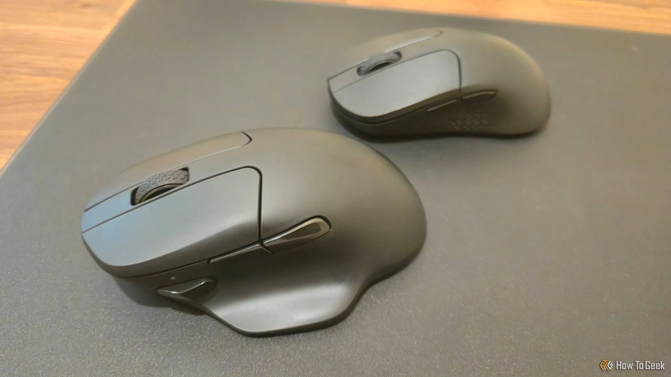 So sánh kích thước giữa chuột Keychron M7 lớn hơn và Keychron M3 Mini nhỏ gọn hơn