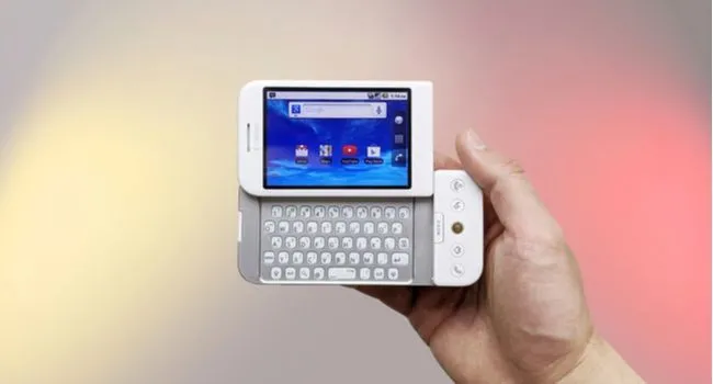 T-Mobile G1 - Chiếc điện thoại Android đầu tiên trên thế giới do HTC sản xuất