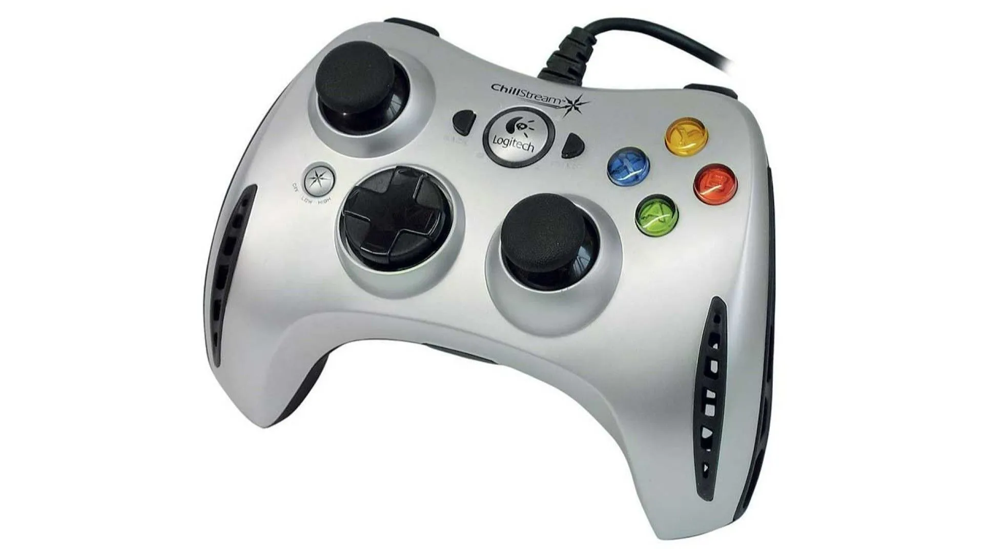 Tay cầm chơi game Logitech Chillstream với thiết kế tích hợp quạt làm mát độc đáo.