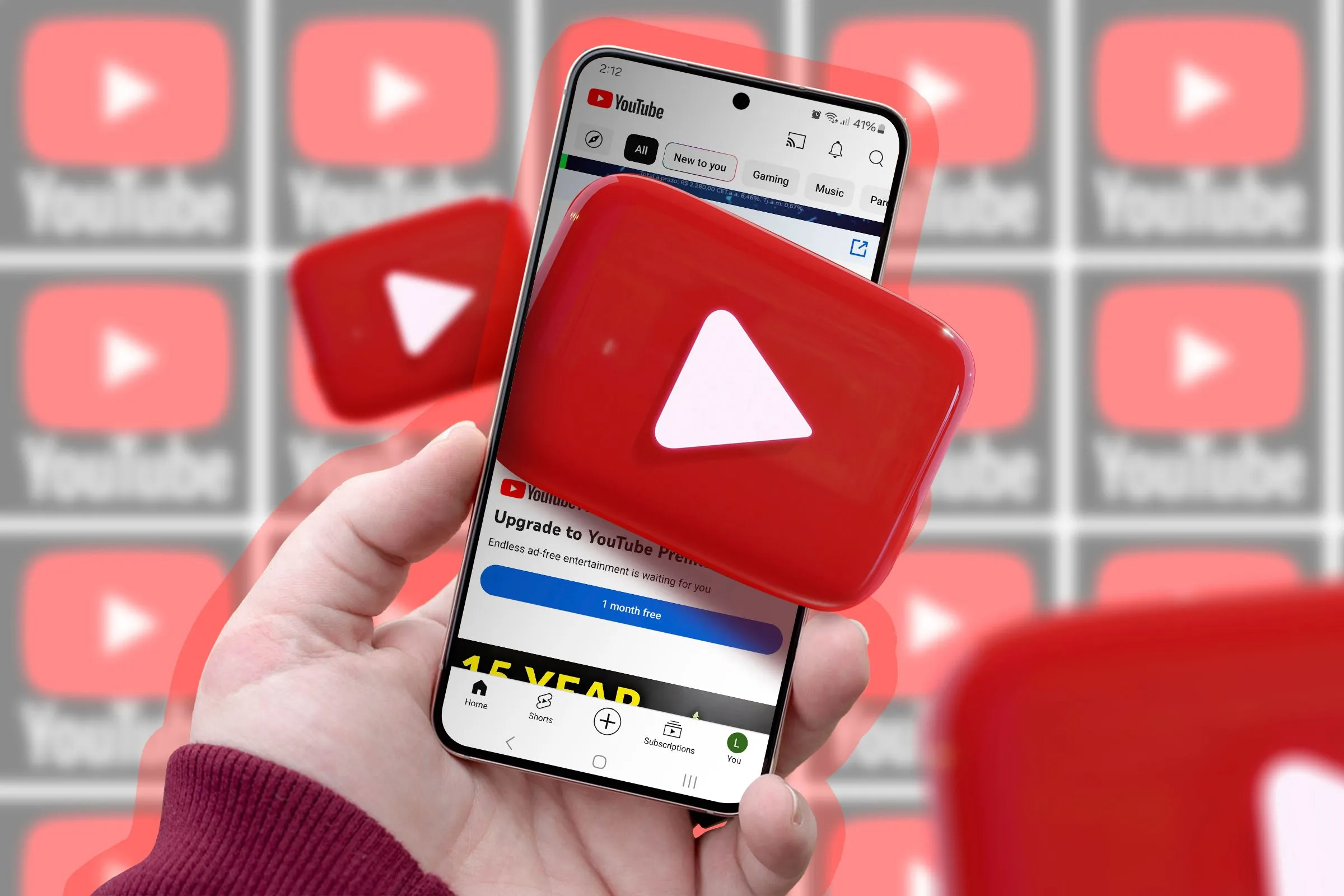 Thao tác bỏ phiếu bài hát trên ứng dụng YouTube, minh họa tính năng playlist chung mới nhất