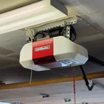 Thiết bị mở cửa gara thông minh Liftmaster MyQ.
