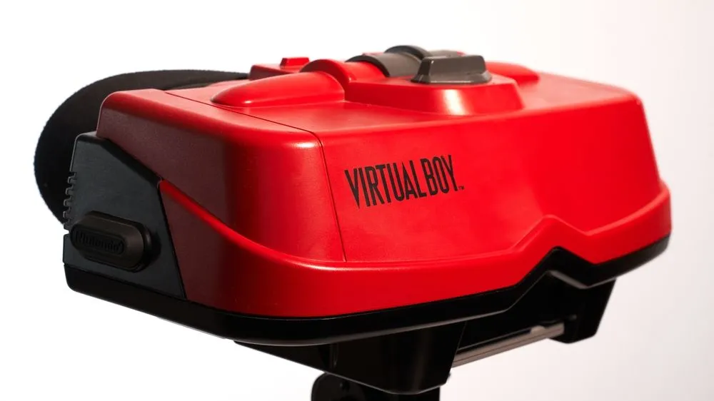 thiết bị thực tế ảo Nintendo Virtual Boy màu đỏ đen, một trong những sản phẩm tiên phong của hãng trong lĩnh vực VR
