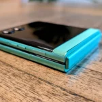 Thiết kế nhỏ gọn của Motorola Razr 2025 khi gập lại