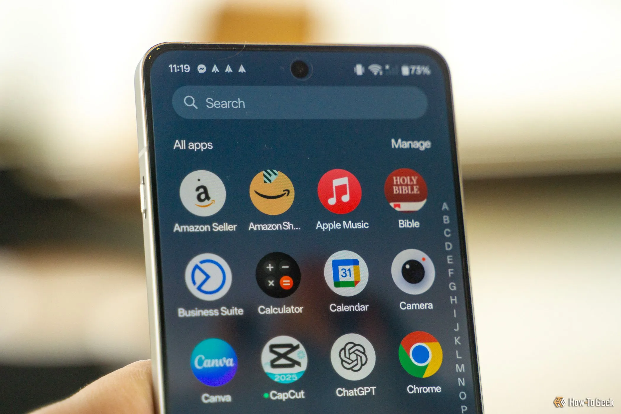 Thư mục ứng dụng trên điện thoại Android hiển thị nhiều ứng dụng đã cài đặt