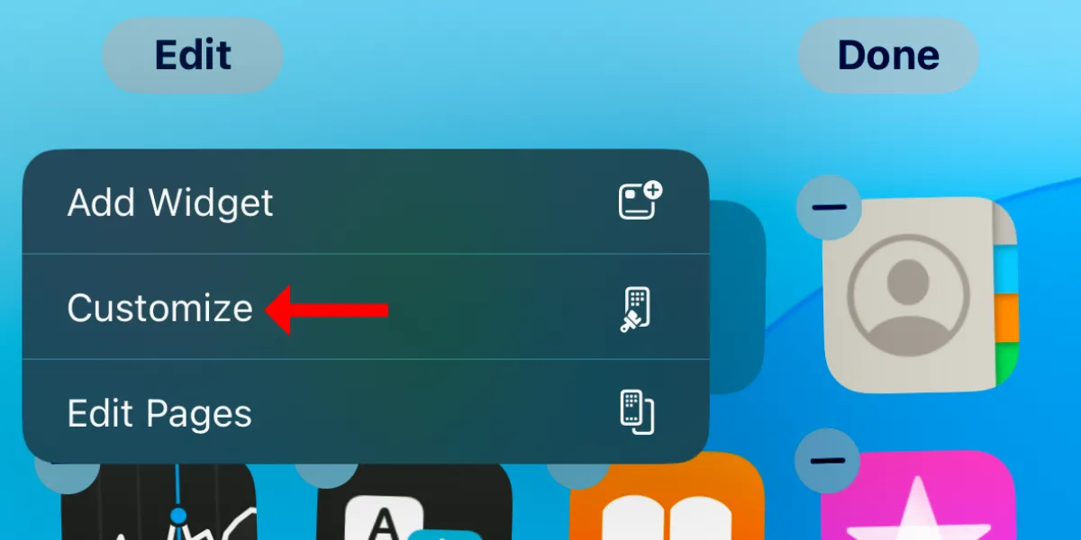 Tùy chọn &quot;Tùy chỉnh&quot; (Customize) trong chế độ chỉnh sửa hình nền iPhone.